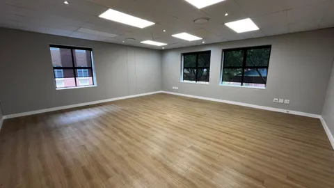 WhatsApp Image 2025-11-24 at 13.33.48 (2).